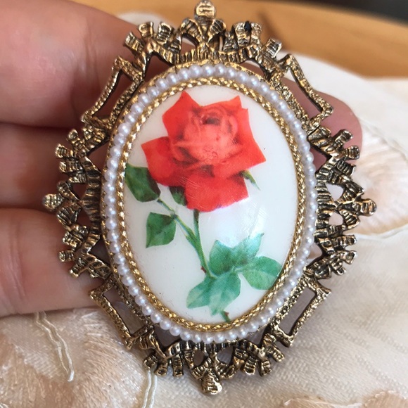 Jewelry - Genuine Signed Hand-painted Eggshell Brooch/Pendant 1979